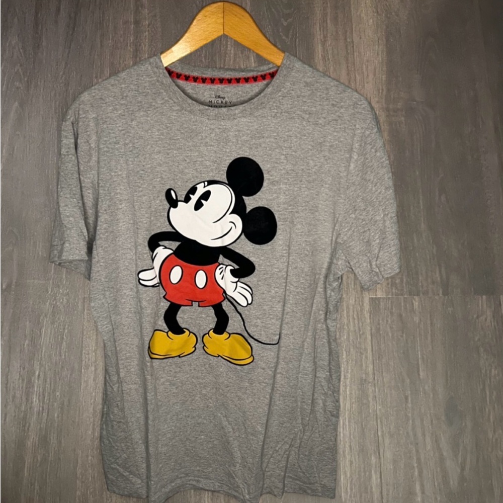 Disney Mickey‎ Mouse Graphic Tee Size Large
